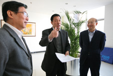 時任國家質檢總局局長王勇在看完復賽試題后指示:“這是個學習的機會,不光是參賽的選手要答題,我們總局所有黨組成員、總局機關和兩委工作人員都要答題”