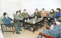 時任國家質量技術監督局局長李傳卿、時任國家質量技術監督局副局長朱明暹聽取協會部分負責人匯報工作